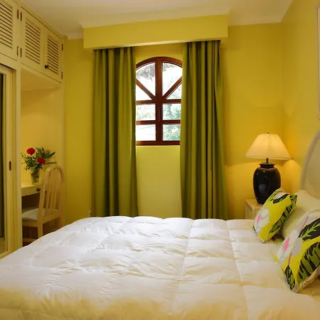 Bay Apartmanhotel Caniço