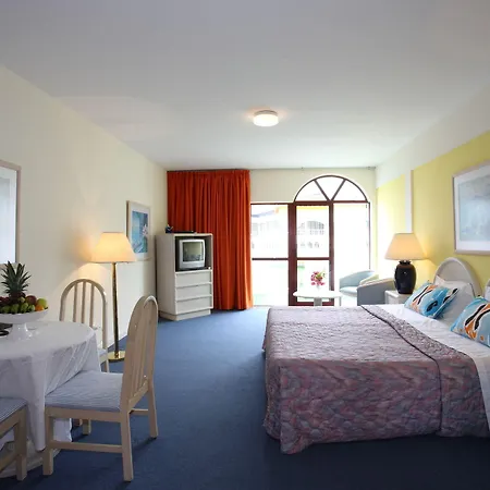 Bay Aparthotel Canico (Madeira)
