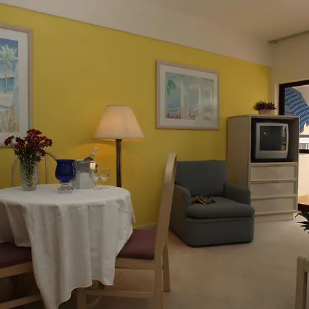 Bay Aparthotel 4*