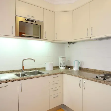 Bay Aparthotel 4*