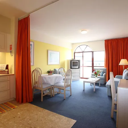 Aparthotel Bay 4*