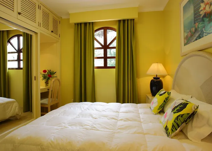 Bay Aparthotel Caniço